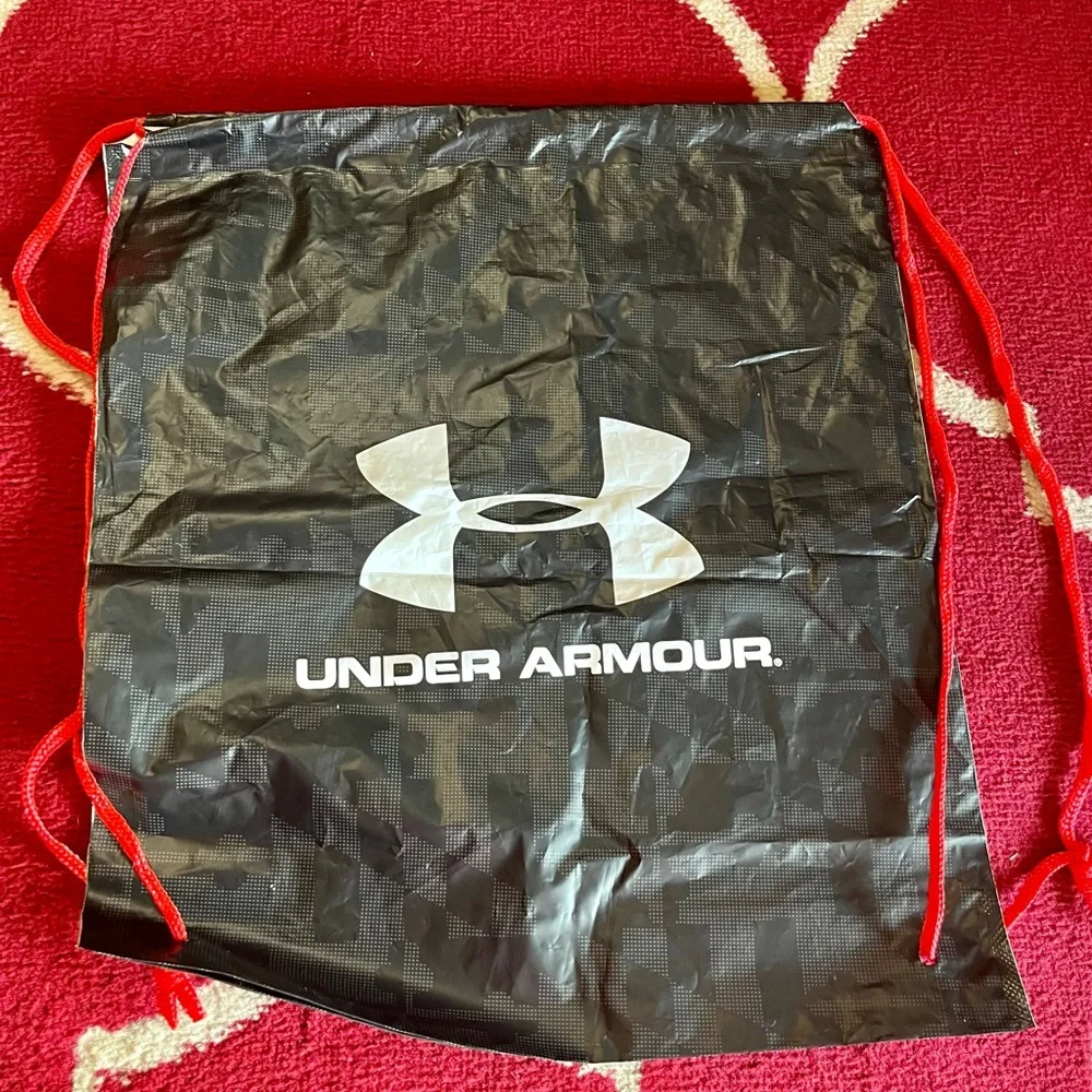 Under Armour bold black